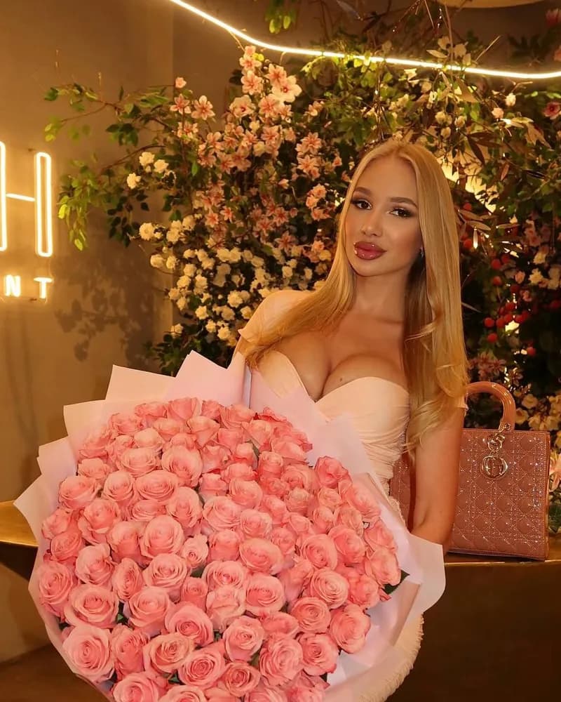 Özge | Kadikoy Escort Bayan | ISTANBUL ESCORT İLANLARI